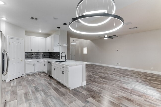 8807 Red Fox Dr in Las Vegas, NV - Building Photo - Building Photo