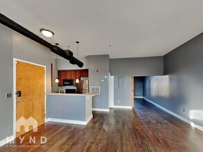 502 Pryor St SW, Unit 326 in Atlanta, GA - Foto de edificio - Building Photo