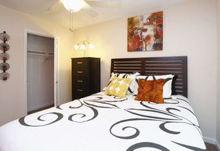 501 Towns in Durham, NC - Building Photo - Interior Photo