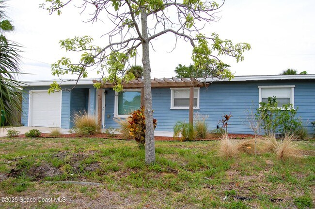 360 Sabal Ave in Merritt Island, FL - Building Photo - Building Photo