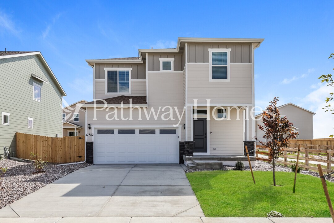 17931 E 94th Ave in Commerce City, CO - Foto de edificio
