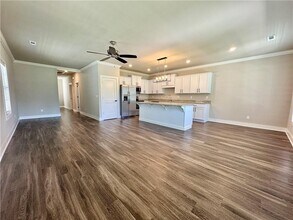 811 NE Hts Ln in Bentonville, AR - Building Photo - Building Photo