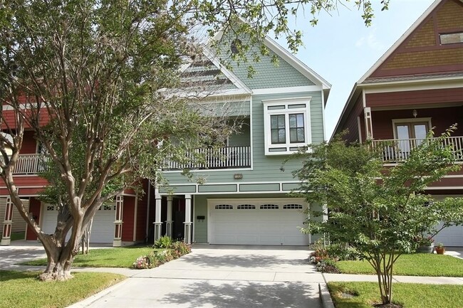 property at 105 W 13th St