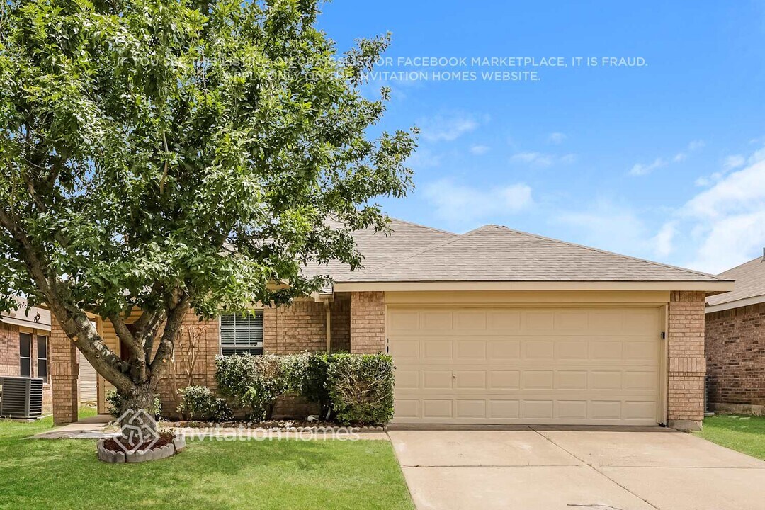 1416 Castle Ridge Rd in Fort Worth, TX - Building Photo