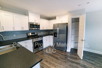 372 Canada Dr in Farmington, AR - Building Photo - Building Photo