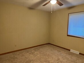 2541 Winfield Dr in Springfield, IL - Building Photo - Building Photo