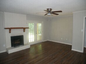 5850 Cherokee Dr in Horn Lake, MS - Building Photo - Building Photo
