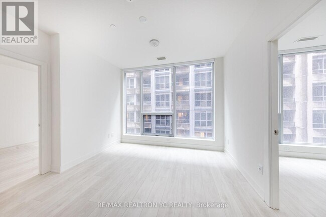 15-515 Mercer St in Toronto, ON - Building Photo - Building Photo