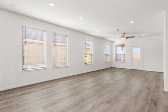 820 Windflower in New Braunfels, TX - Foto de edificio - Building Photo