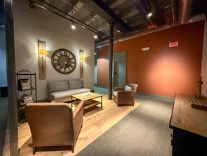 570 S Front St in Columbus, OH - Building Photo - Building Photo