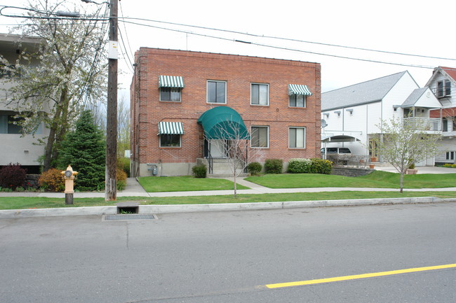 1740 W Riverside Ave in Spokane, WA - Foto de edificio - Building Photo