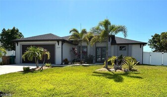 224 NW 2nd Pl in Cape Coral, FL - Building Photo