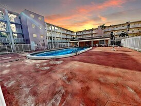 2800 NW 56th Ave in Lauderhill, FL - Building Photo