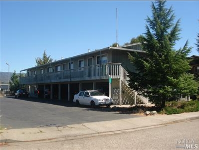 1521 N Bush St in Ukiah, CA - Building Photo