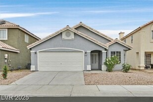 5820 Royal Castle Ln in Las Vegas, NV - Building Photo