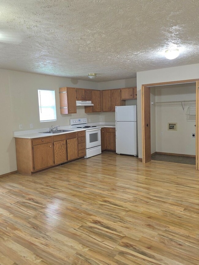 property at 1618-1618 W Lombard St