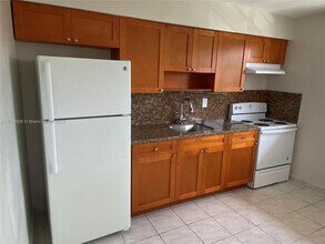 1836 NW 22nd Ct in Miami, FL - Building Photo - Building Photo