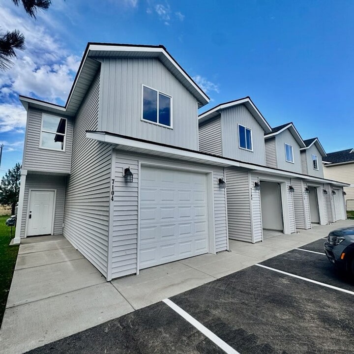 7112 W Heritage St in Rathdrum, ID - Foto de edificio