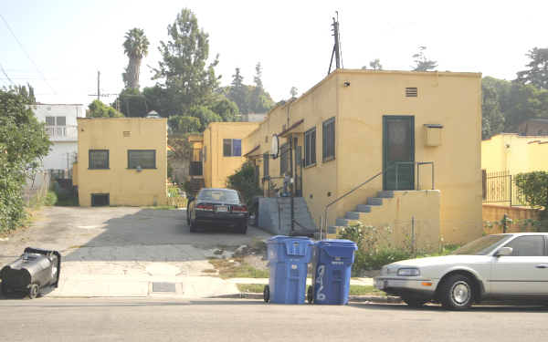 946-948 1/2 Hyperion Ave in Los Angeles, CA - Building Photo