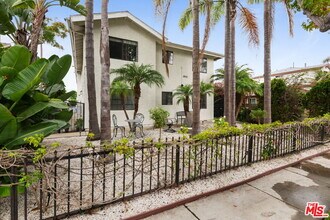 1934 18th St in Santa Monica, CA - Building Photo - Building Photo