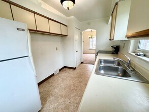 1220 Colonial Ln in Bethel Park, PA - Building Photo - Building Photo