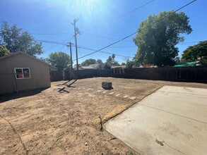 4036 E Nevada Ave in Fresno, CA - Building Photo - Building Photo