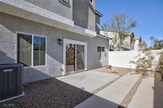 544 Mossy Cup St in Henderson, NV - Building Photo - Building Photo