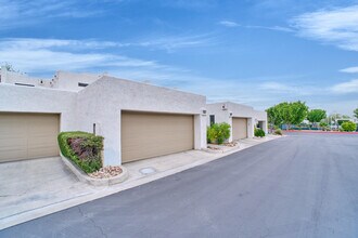 616 Violeta Dr in Palm Springs, CA - Building Photo - Building Photo