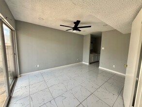 13046 Leader St in Houston, TX - Building Photo - Building Photo
