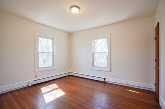 70 Maple St in Chicopee, MA - Building Photo - Building Photo