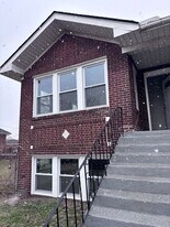 1052 Tyler St in Gary, IN - Building Photo