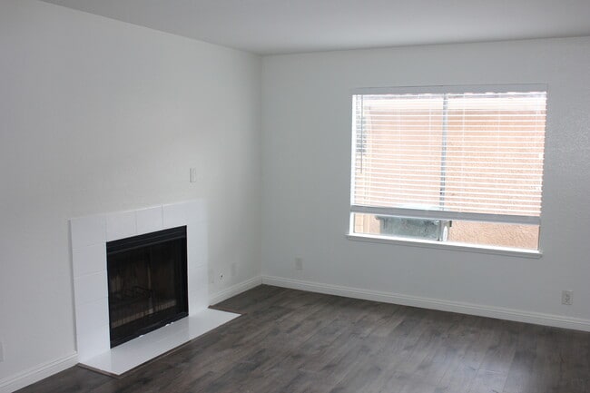 9742 Willow Wood Dr in Rancho Cucamonga, CA - Building Photo - Building Photo