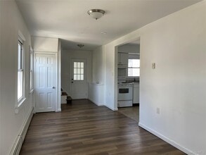 10 Mckinley in Lindenhurst, NY - Building Photo - Building Photo