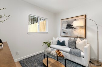 11 SW 100th St in Seattle, WA - Building Photo - Building Photo