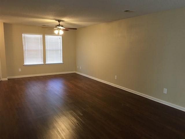 13 Holly Springs Cir in Port Wentworth, GA - Foto de edificio - Building Photo