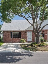 6709 Devonshire Ln, Unit 10A in New Port Richey, FL - Building Photo