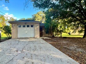 151 W 7th St in Apopka, FL - Building Photo