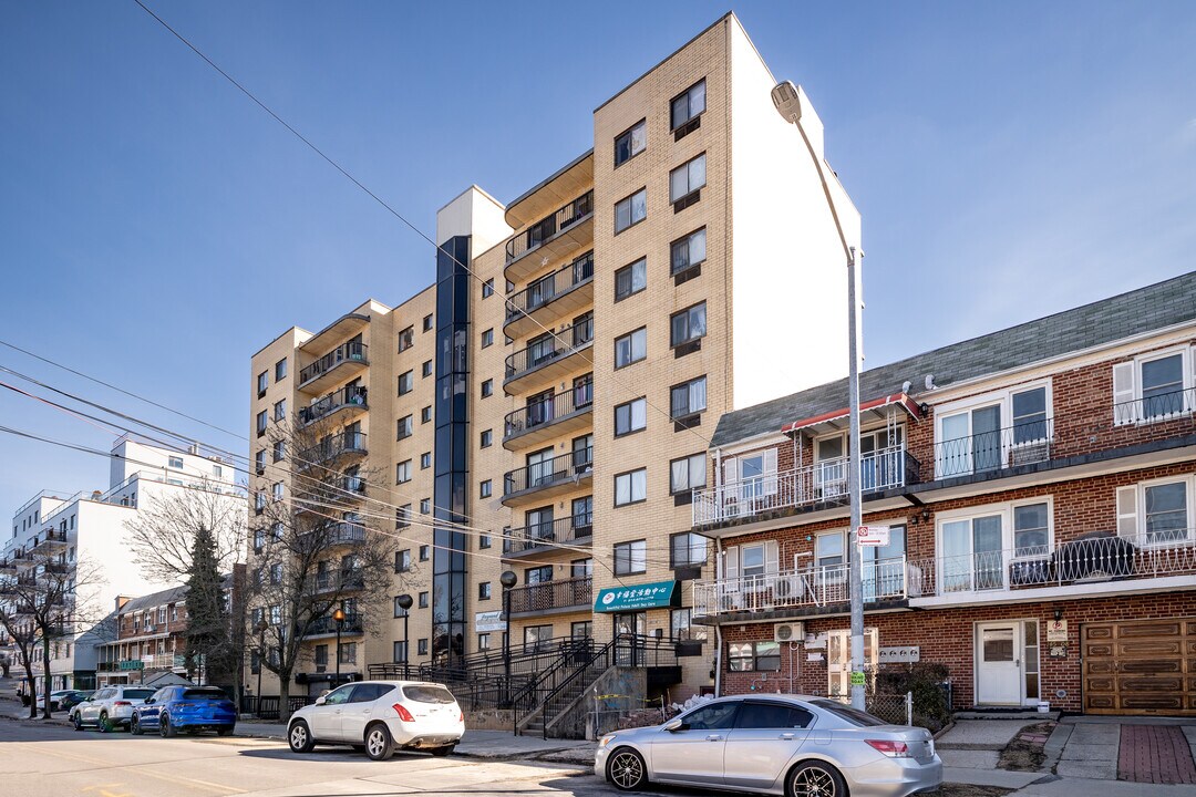 145-16-145-18 34th Ave in Flushing, NY - Foto de edificio