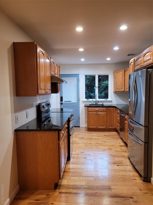 31 Apricot Rd in Rocky Point, NY - Building Photo - Building Photo