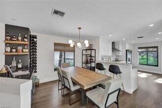 27131 Oakwood Lake Dr in Bonita Springs, FL - Foto de edificio - Building Photo