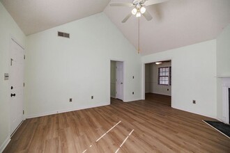 105 Winthrop Ct in Athens, GA - Building Photo - Building Photo