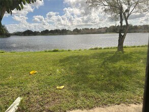 8720 N Sherman Cir in Miramar, FL - Building Photo - Building Photo