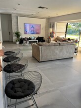 20375 NE 22nd Pl in Miami, FL - Building Photo - Building Photo