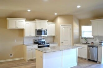3205 Sandstone Dr in Sherman, TX - Building Photo - Building Photo