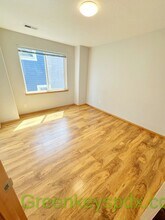 5722 NE 30th Ave in Portland, OR - Foto de edificio - Building Photo