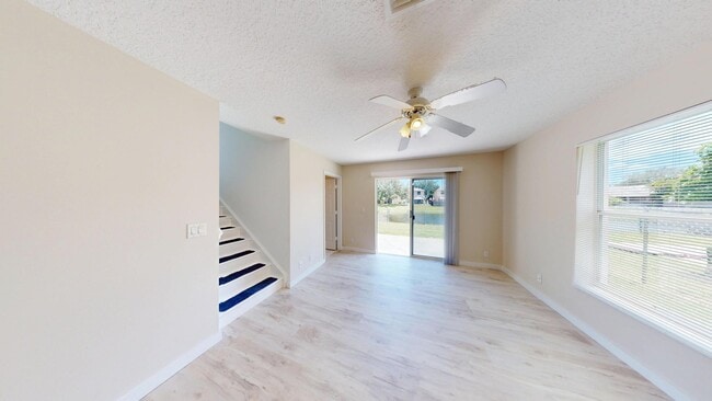 62 Plumage Ln in West Palm Beach, FL - Foto de edificio - Building Photo