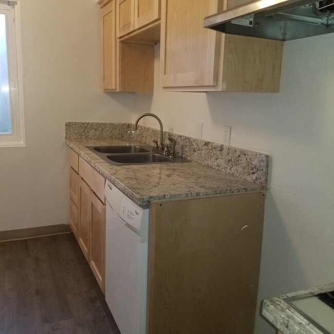 101 N 10th St, Unit 5 in Creswell, OR - Building Photo - Building Photo