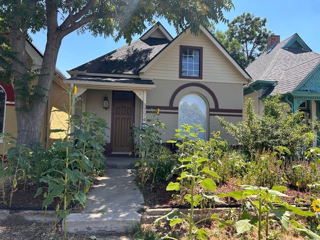 property at 3774 Franklin St