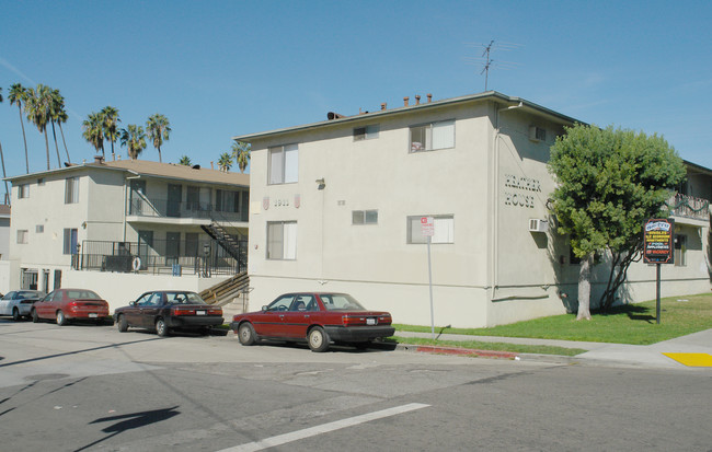 Heather House Apartments in Los Angeles, CA - Building Photo - Building Photo