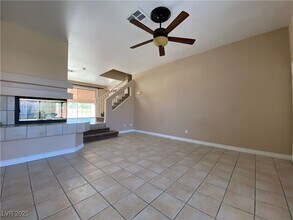 2426 Antler Point Dr in Henderson, NV - Building Photo - Building Photo
